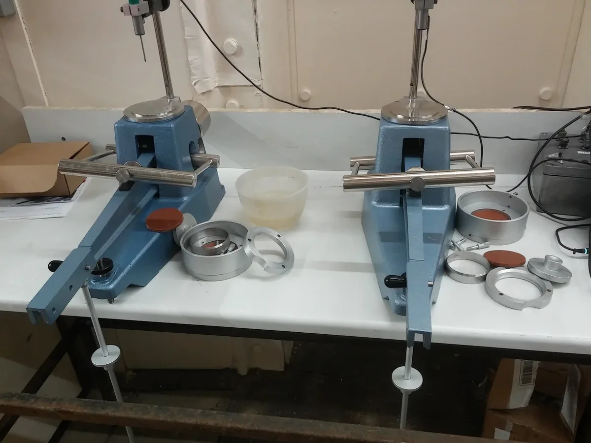 Límites de Atterberg en Chiguayante: Plasticidad y Clasificación de Suelos Finos